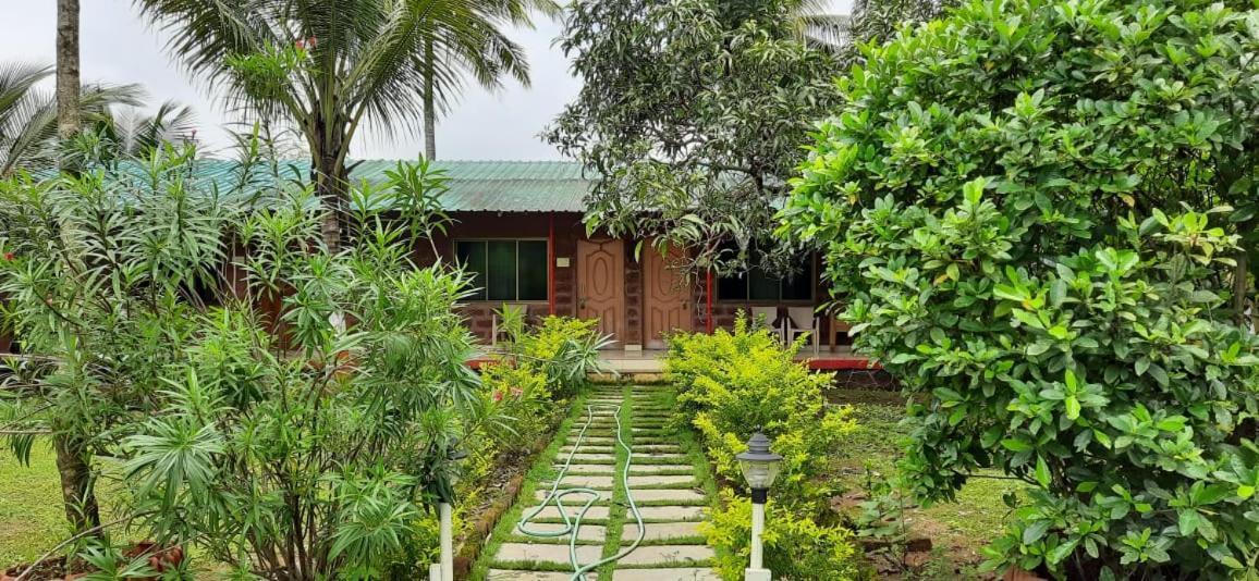 אליבג Prajakta Rest House מראה חיצוני תמונה